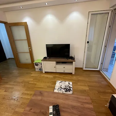 Laura Kvart Apartment