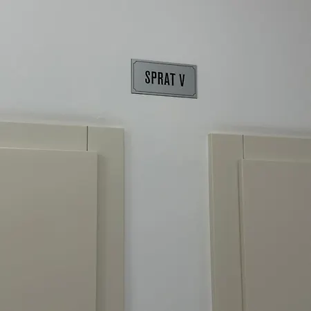 Laura Kvart Apartment