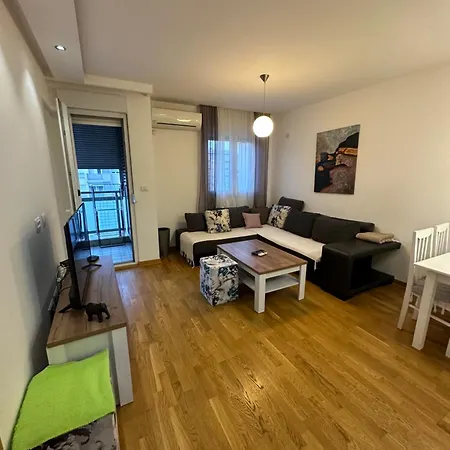 Apartman Laura Kvart *