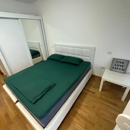 Laura Kvart * ポドゴリツァ