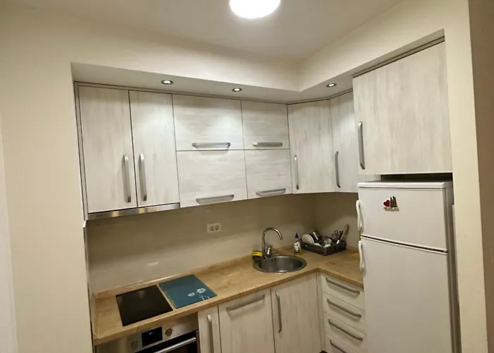 Laura Kvart * بودغوريتْسا